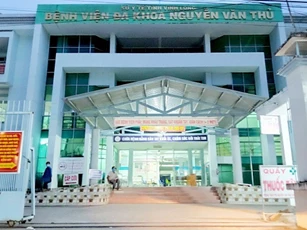 7 người trong gia đình trên ghe từ Cà Mau về Vĩnh Long dương tính COVID-19