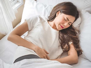 Phụ nữ ngày "đèn đỏ": 2 đồ không ăn, 2 việc không làm để tử cung luôn khỏe mạnh, lọc sạch độc tố