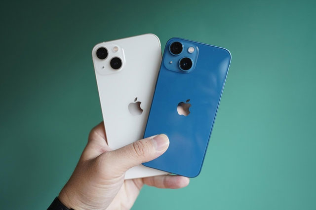 Trên tay bộ đôi iPhone 13 và iPhone 13 mini 