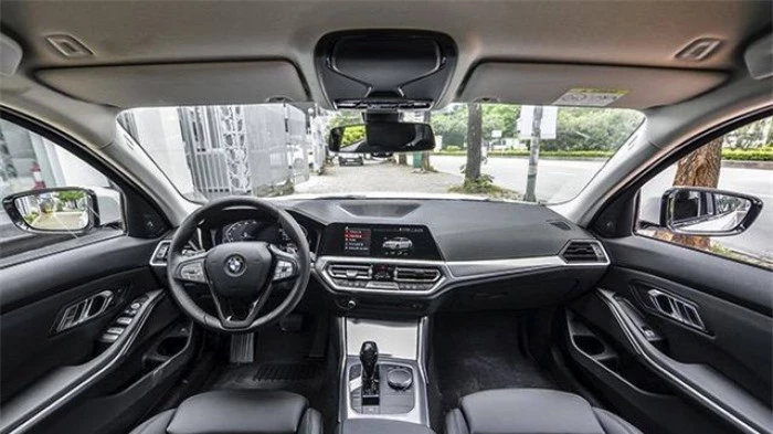 Sedan rẻ nhất của BMW giảm giá, cao nhất gần 200 triệu đồng 2