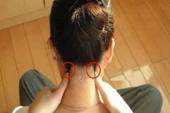 Trước khi đi ngủ bấm vào 3 huyệt này giúp bạn ngủ sâu giấc, ai cũng nên biết