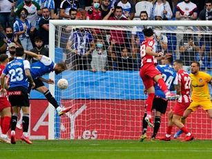 Thua sốc đội bét bảng, Atletico có nguy cơ bị Real bỏ xa