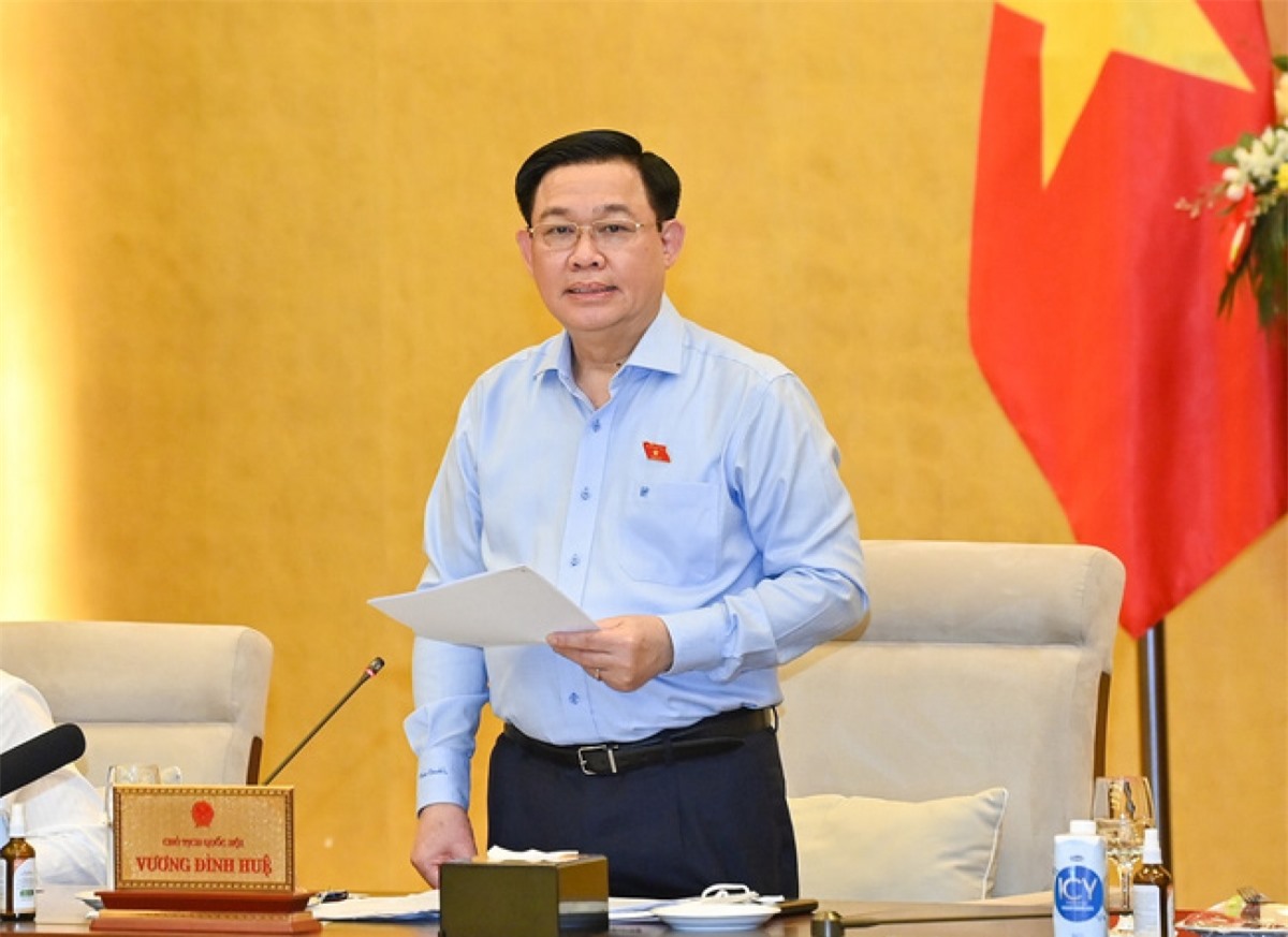 Chủ tịch Quốc hội Vương Đình Huệ chủ trì phiên họp bất thường của Ủy ban Thường vụ