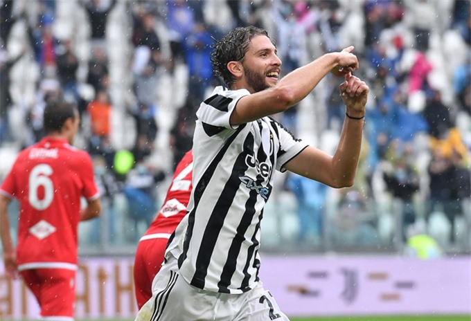 Locatelli tỏa sáng giúp Juventus chiến thắng