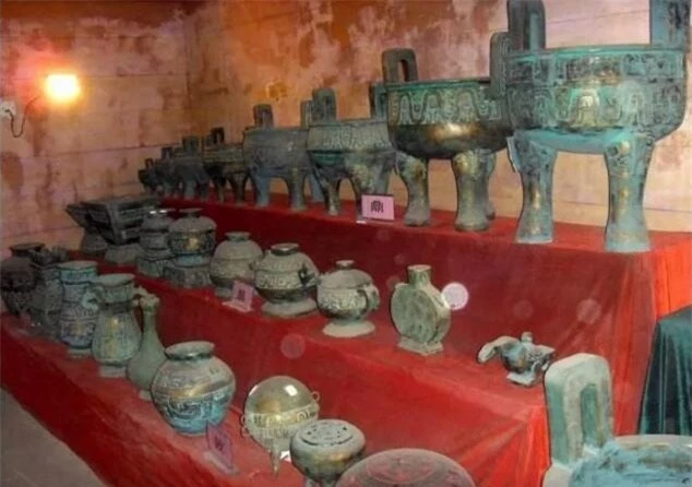 Ngôi mộ kinh hoàng nhất Trung Quốc: Liên quan mật thiết đến Tần Thủy Hoàng, phải mất 10 năm mới đào được quan tài - Ảnh 3.