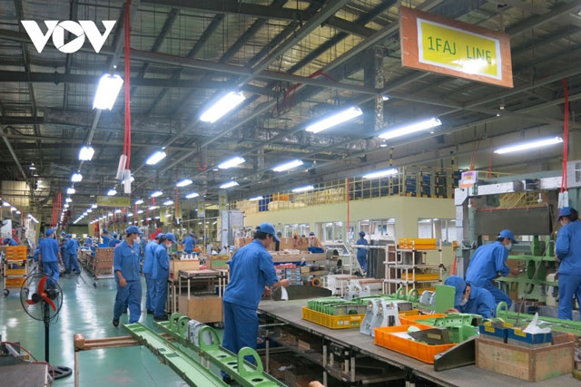 Gỡ thủ tục để “cứu” doanh nghiệp