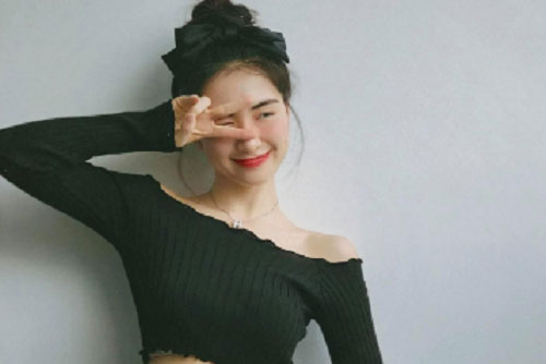 Hòa Minzy hạnh phúc khoe vết rạn chằng chịt trên bụng sau sinh, ông xã nói một câu nghe ngọt lịm