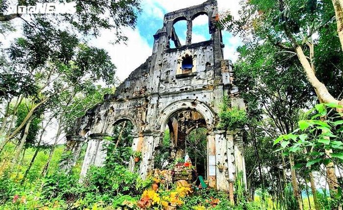 Chiêm ngưỡng nhà thờ cổ hơn 100 năm tuổi ở phố núi Gia Lai