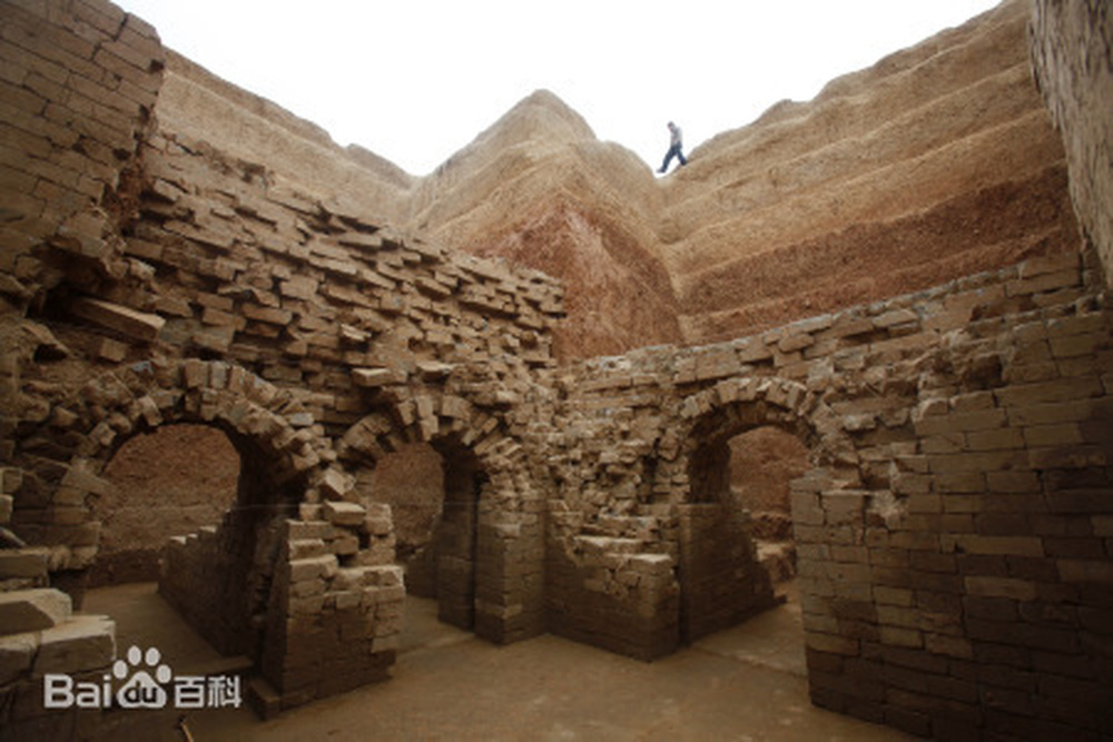 Toàn cảnh lăng mộ như mê cung được phát hiện tại thành phố Lạc Dương. Hình ảnh: Baidu