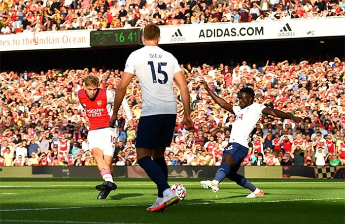 Smith Rowe mở tỷ số trận Arsenal vs Tottenham 