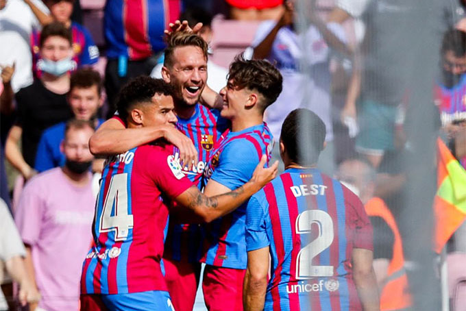 Fati tái xuất siêu ấn tượng, Barca thắng mà không cần HLV Koeman