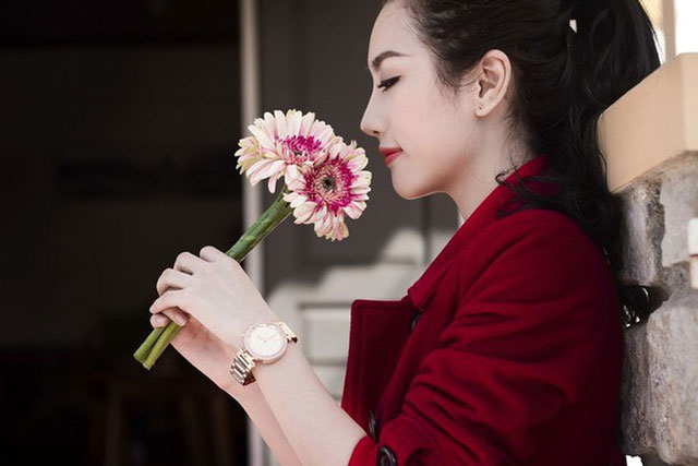 Phụ nữ không thương mình thì chẳng có ai thương, 4 câu ''thần chú'' hãy an ủi bản thân nếu phụ nữ quá khổ