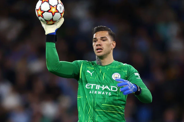 Thủ môn: Ederson Moraes (Man City).