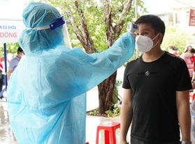 Nghệ An: Không đo thân nhiệt khi bán thuốc ho, sốt trong dịch COVID-19, 3 nhà thuốc bị xử phạt 