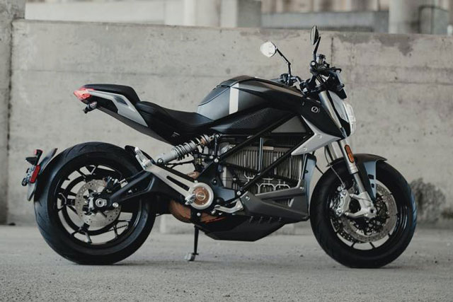 Môtô điện Zero Motorcycles Quickstrike giới hạn 100 chiếc, giá ngang xe hơi