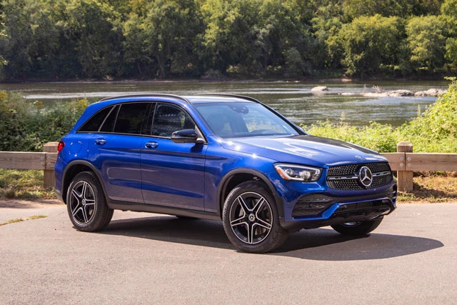 5. Mercedes-Benz GLC 2021 (giá khởi điểm: 44.250 USD). Ảnh: Car and Driver.