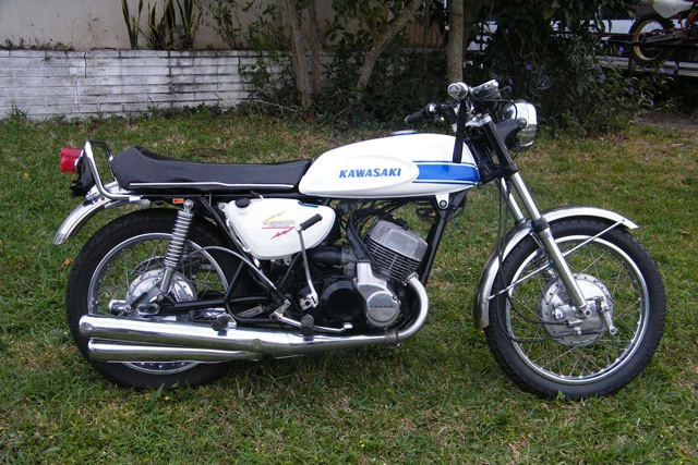 9. Kawasaki H1 500 1969. Ảnh: Suprememotos.