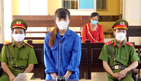 An Giang: Lập hồ sơ khống chiếm hơn 719 triệu đồng của công ty, nữ nhân viên lãnh 10 năm tù 