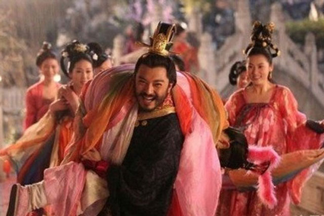 Vị vua thác loạn nhất lịch sử đã để thứ gì trong "căn phòng sung sướng" của mình?