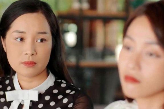 "Mẹ kế" kín đáo trong "11 tháng 5 ngày" có học vấn cực đáng nể, hơn 30 tuổi vẫn khiến nhiều người ngưỡng mộ vì làm điều này