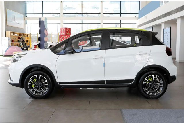 Chi tiết SUV chạy điện phạm vi hoạt động 322 km, giá 210 triệu đồng