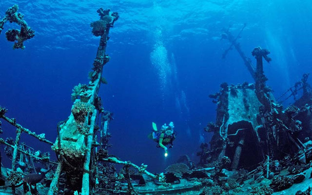 Cận cảnh 10 xác tàu chìm sâu dưới đáy đại dương