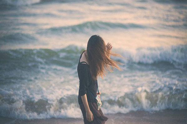 Đàn ông cho bạn nhiều tiền không phải anh ta yêu bạn mà vì...