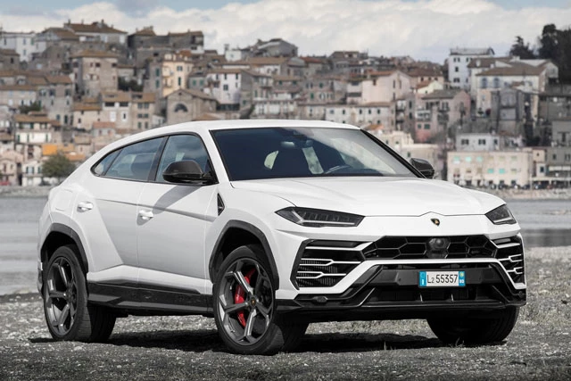 4. Lamborghini Urus.