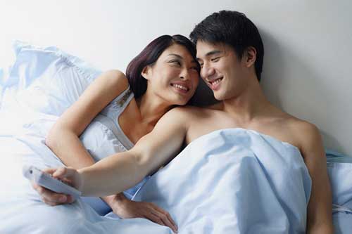 5 dấu hiệu tố cáo nửa kia của bạn có thể đã "ăn vụng'' với người khác