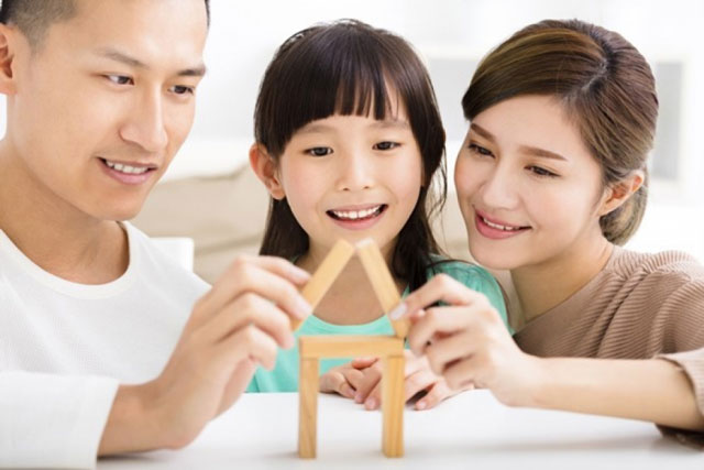 Bỏ điện thoại xuống, dẹp công việc sang một bên và có 4 điều cha mẹ nên cho con càng nhiều càng tốt