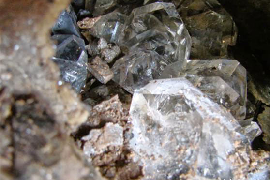 Bị cười chê vì trả giá gấp đôi để mua mảnh đất hoang, người đàn ông khiến kẻ chế giễu 'đỏ mắt ghen tị' với thứ tìm thấy dưới lòng đất