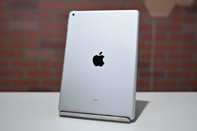iPad thế hệ thứ 9 chốt giá 9,99 triệu đồng tại Việt Nam