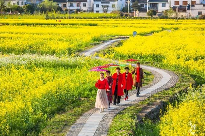 Ngôi làng cổ trang được các đạo diễn và du khách “sủng ái” nhất 4