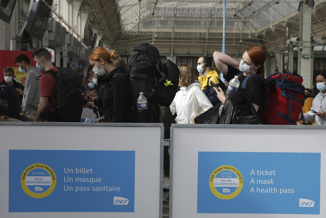 Singapore có số ca mắc mới cao kỷ lục, Lào trước nguy cơ bùng phát đợt dịch mới trong cộng đồng