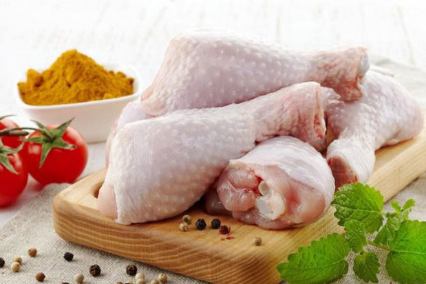 Cần kiêng ăn thịt gà khi bị đau mắt không?