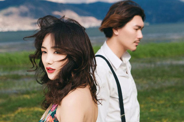 Dấu hiệu chứng tỏ chồng đang nhớ đến người cũ, vợ khôn là phải ra tay ngay kẻo ''tình cũ không rủ cũng tới''