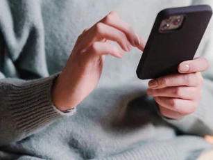 4 cách tinh tế để bạn ngầm ra tín hiệu tình cảm với người mình thích