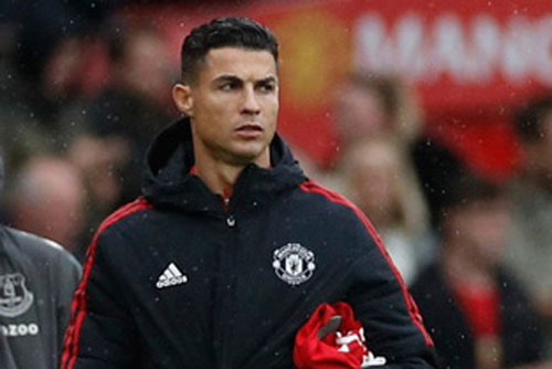 Solskjaer giải thích lý do lần đầu để Ronaldo dự bị tại Man United