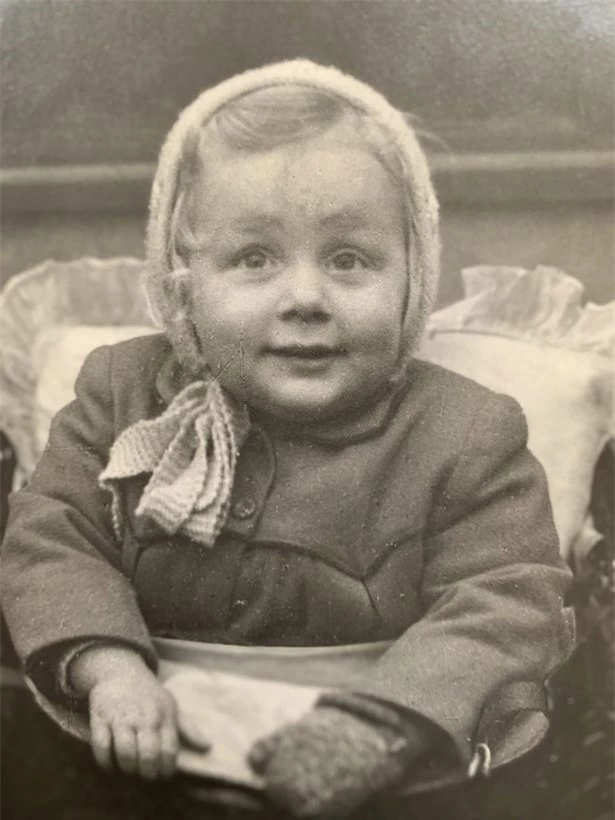 Cô bé Marguerite Huggett bị bỏ rơi ở ga xe lửa lúc mới 6 tuần tuổi - Ảnh: ITV
