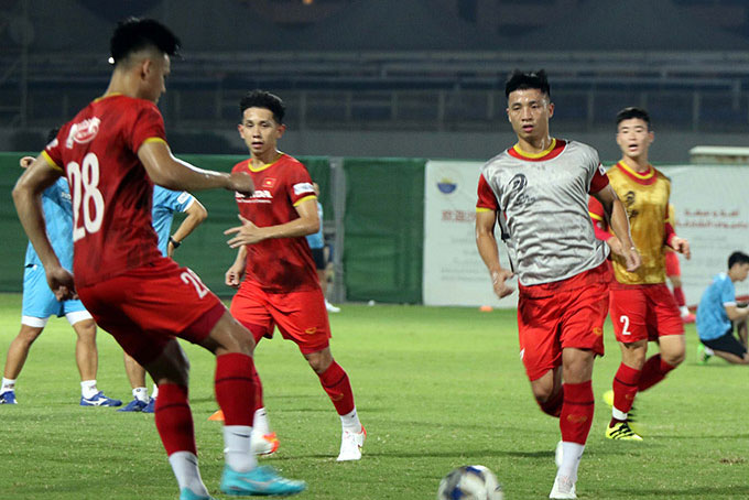 ĐT Việt Nam học lừa bóng trước cầu thủ ĐT Trung Quốc