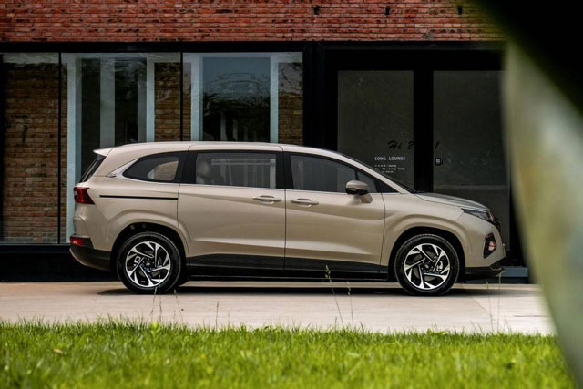 MPV Hyundai dùng động cơ tăng áp, tiết kiệm xăng, giá gần 600 triệu đồng