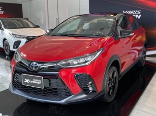 Cận cảnh Toyota Yaris X-Urban vừa trình làng với ngoại hình hầm hố