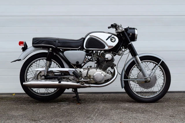 1. Honda CB77.