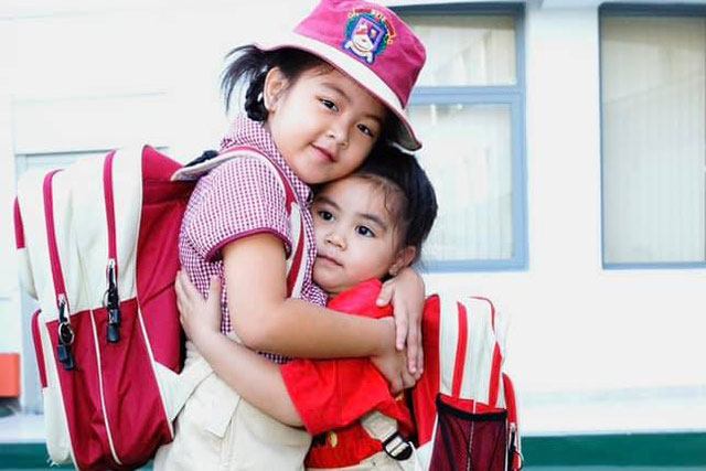 Hình ảnh con gái Quyền Linh ngày ấy và bây giờ gây bão MXH