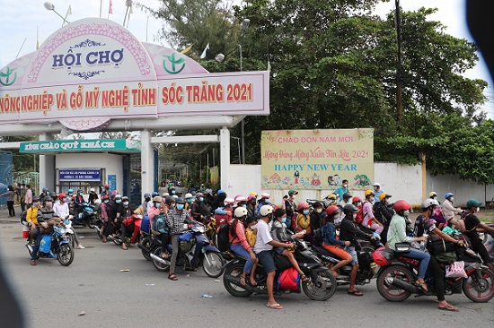 Sóc Trăng yêu cầu người dân hạn chế ra đường khi không thật sự cần thiết