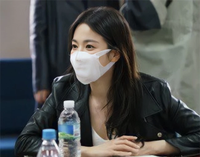 Rò rỉ tin đồn Song Hye Kyo chỉ là kẻ thế vai cho một sao nữ trong phim mới - Ảnh 3.