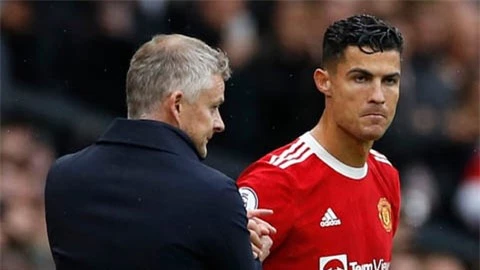 Solskjaer giải thích lý do Ronaldo dự bị, lên tiếng sau trận Man United hòa Everton