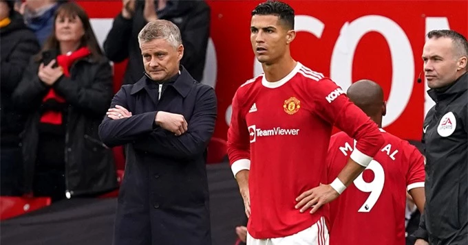 Solskjaer khiến nhiều người khó hiểu khi cất Ronaldo trên ghế dự bị và tung anh vào sân khi đang cần bảo vệ tỷ số