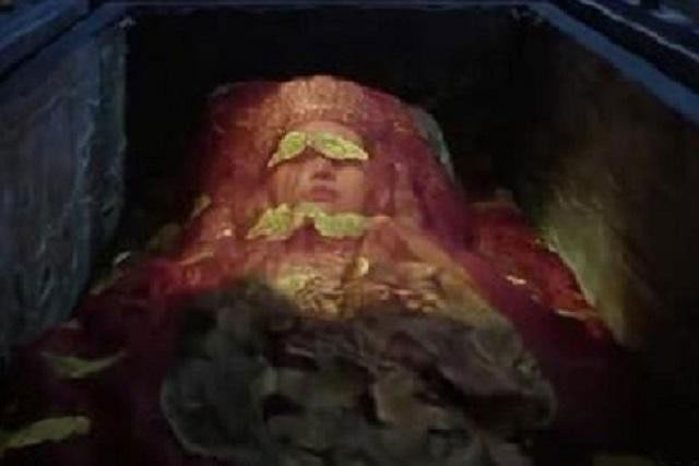 Mở mộ cổ, thất kinh thấy thi hài nữ da vẫn đàn hồi như người sống, thân thế cực kỳ cao quý