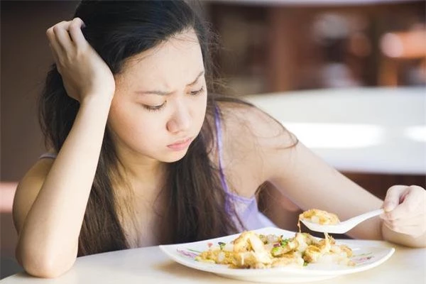   15 Lý do có thể khiến bạn chán ăn dù trước đó bạn ăn gì cũng thấy ngon  